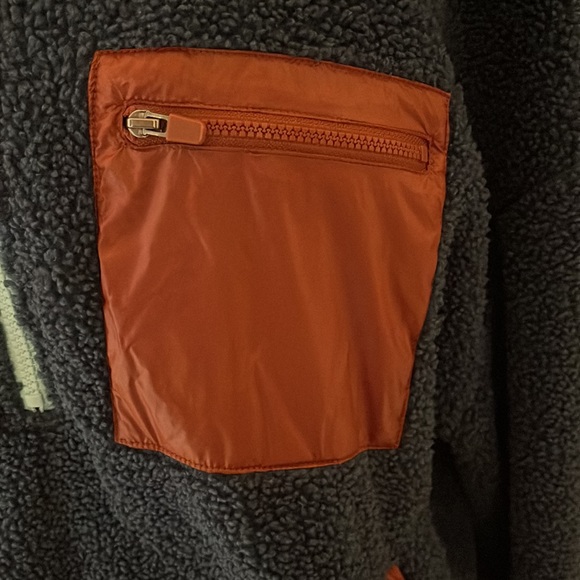 Fabletics fleece pull over - Picture 4 of 11